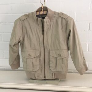 Boy Toddler Kids Size 5 Beige Khaki Classic Jacket With Pockets Shoulder Straps